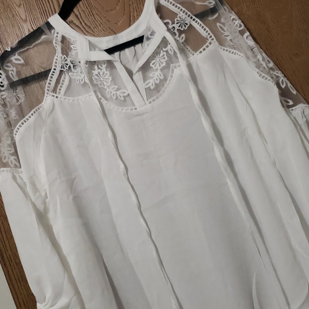 2 Left New boutique Oversized lace blouse Large - Picture 5 of 9